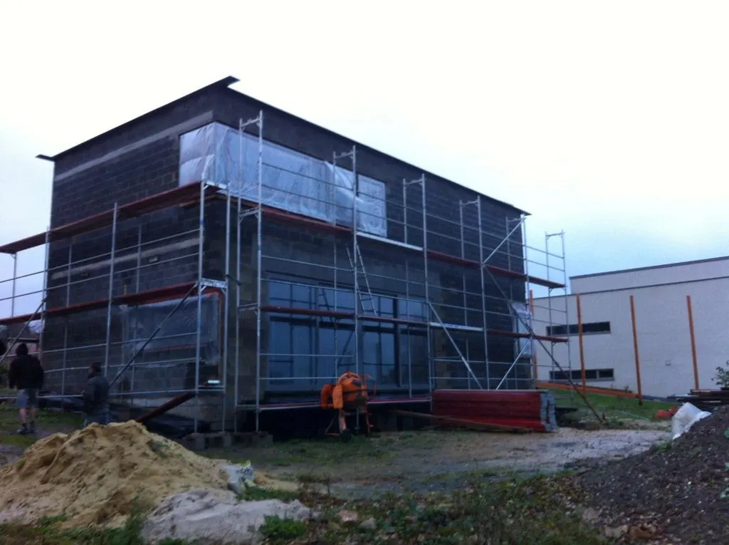 Photo de couverture de PLATRE ET CIMENT