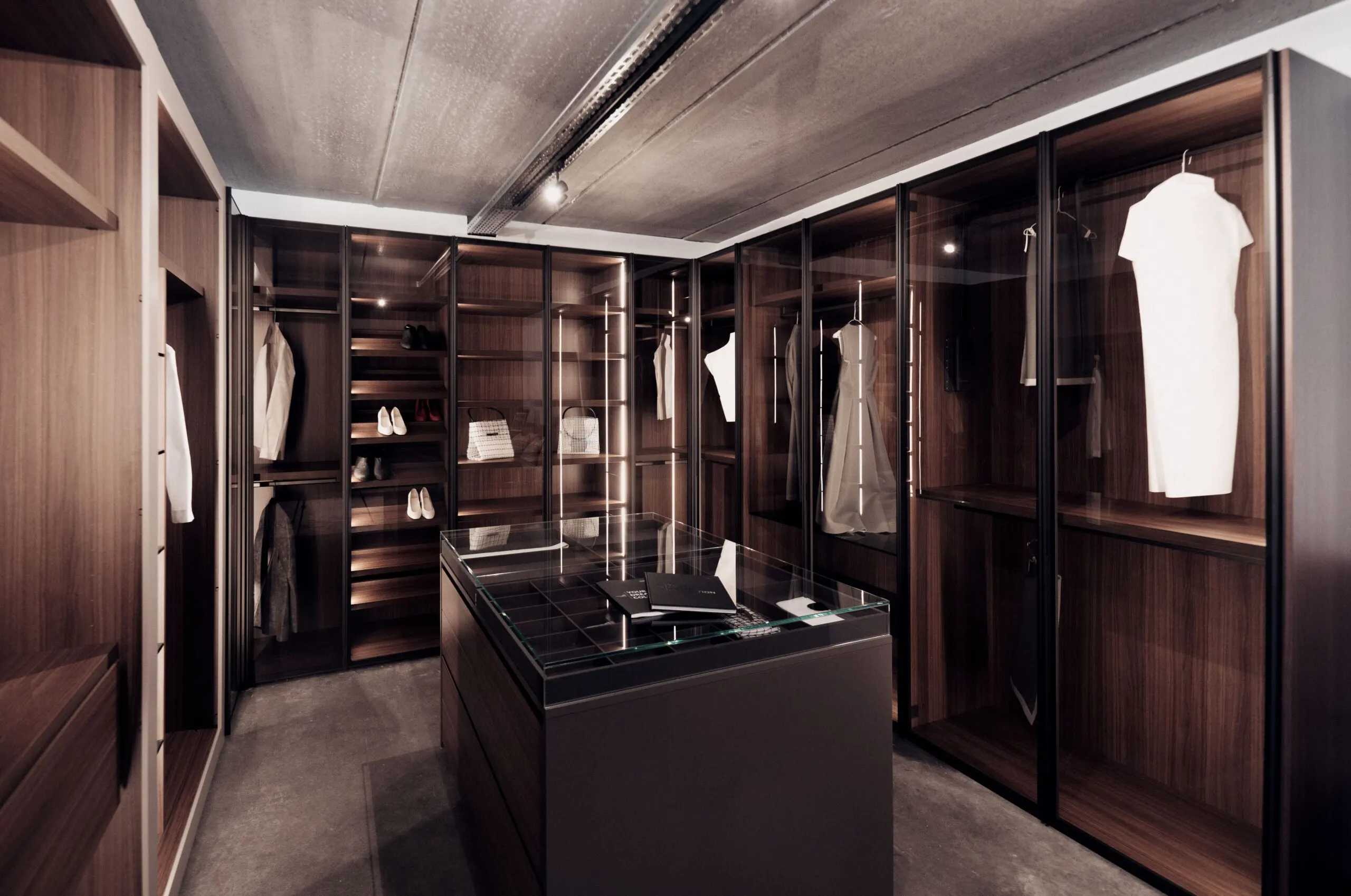 Photo de couverture de In-Out Menuiserie Bure