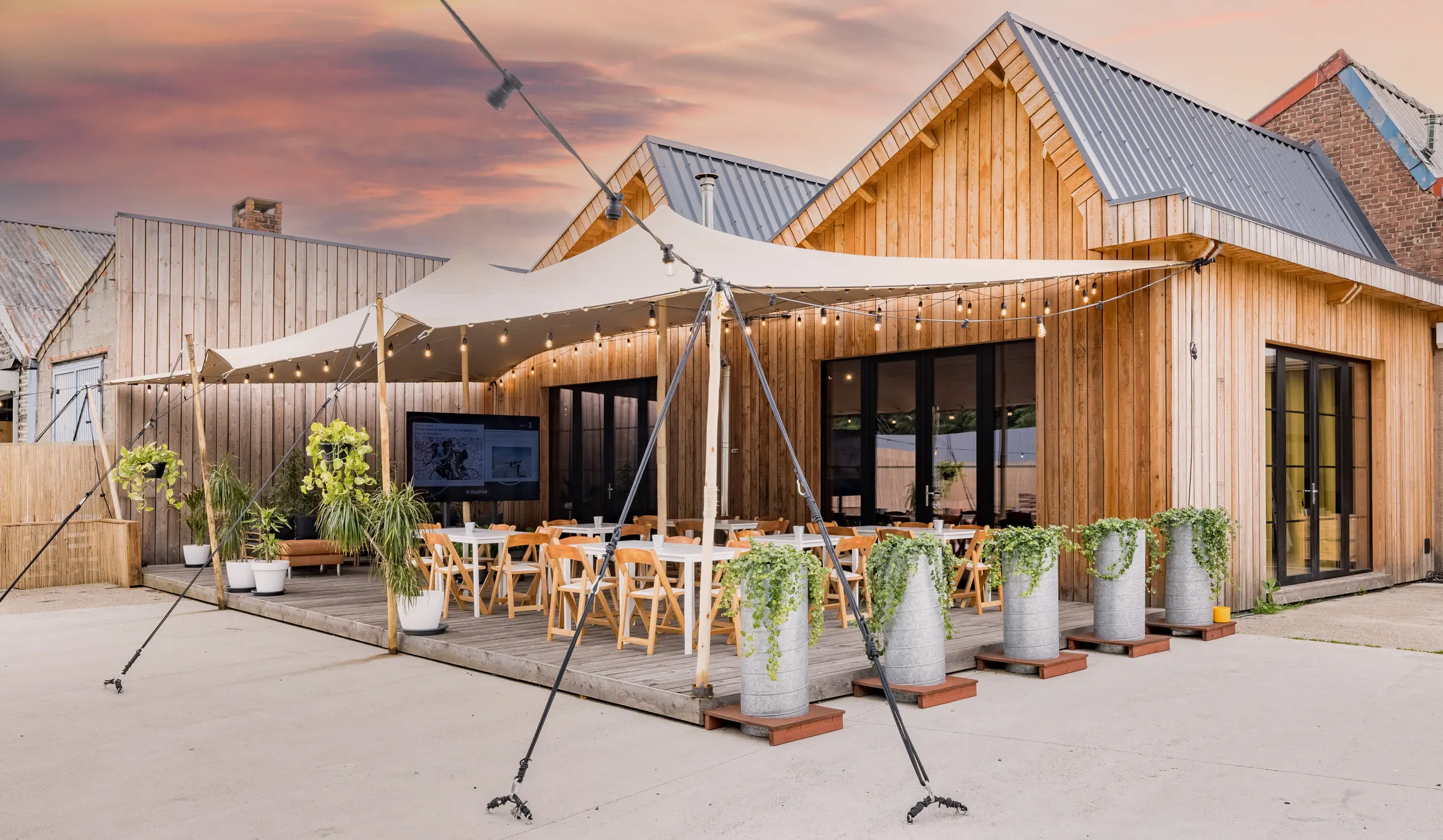 Photo de couverture de Happy Studio